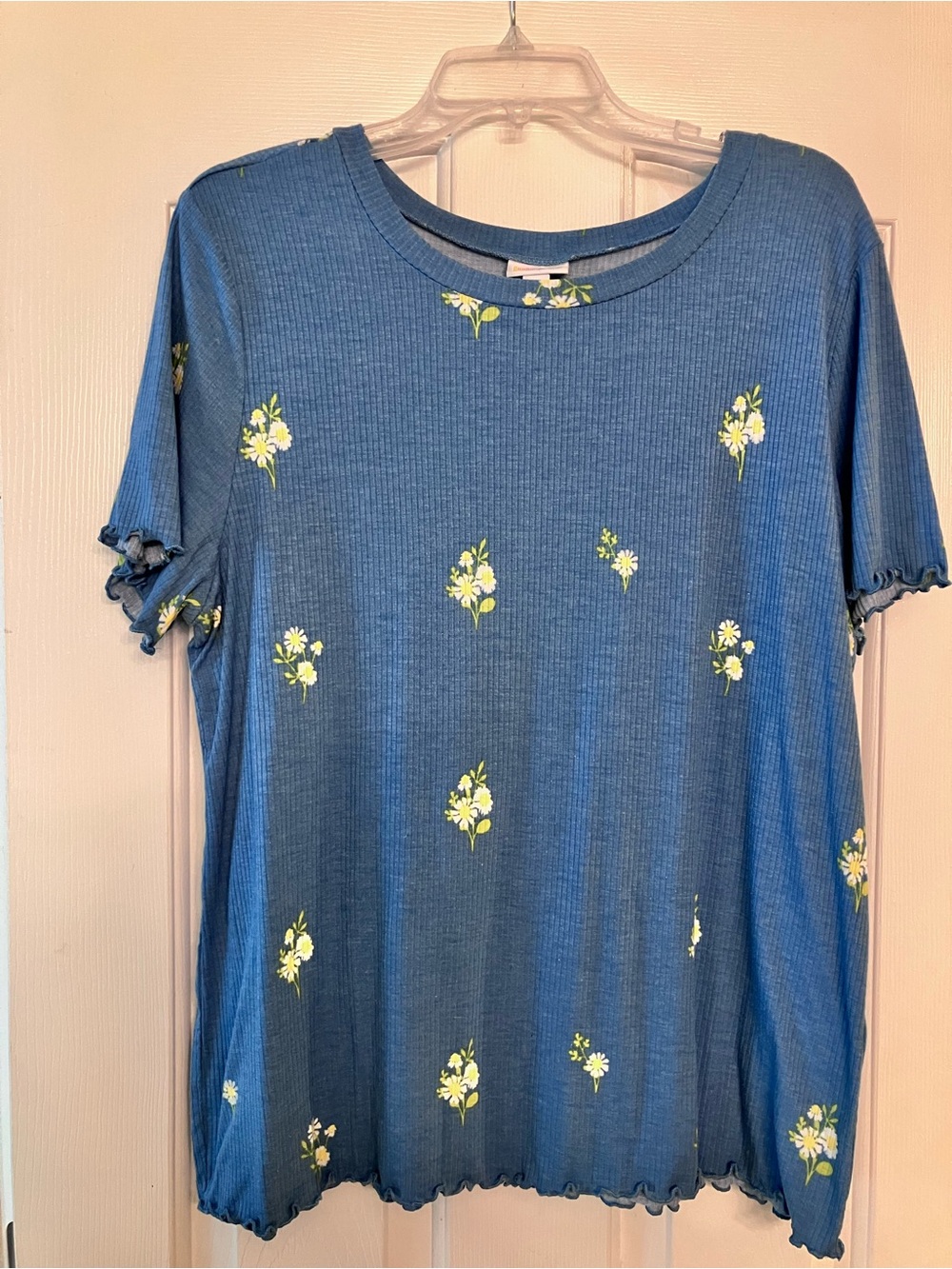 LuLaRoe Kelly Crewneck